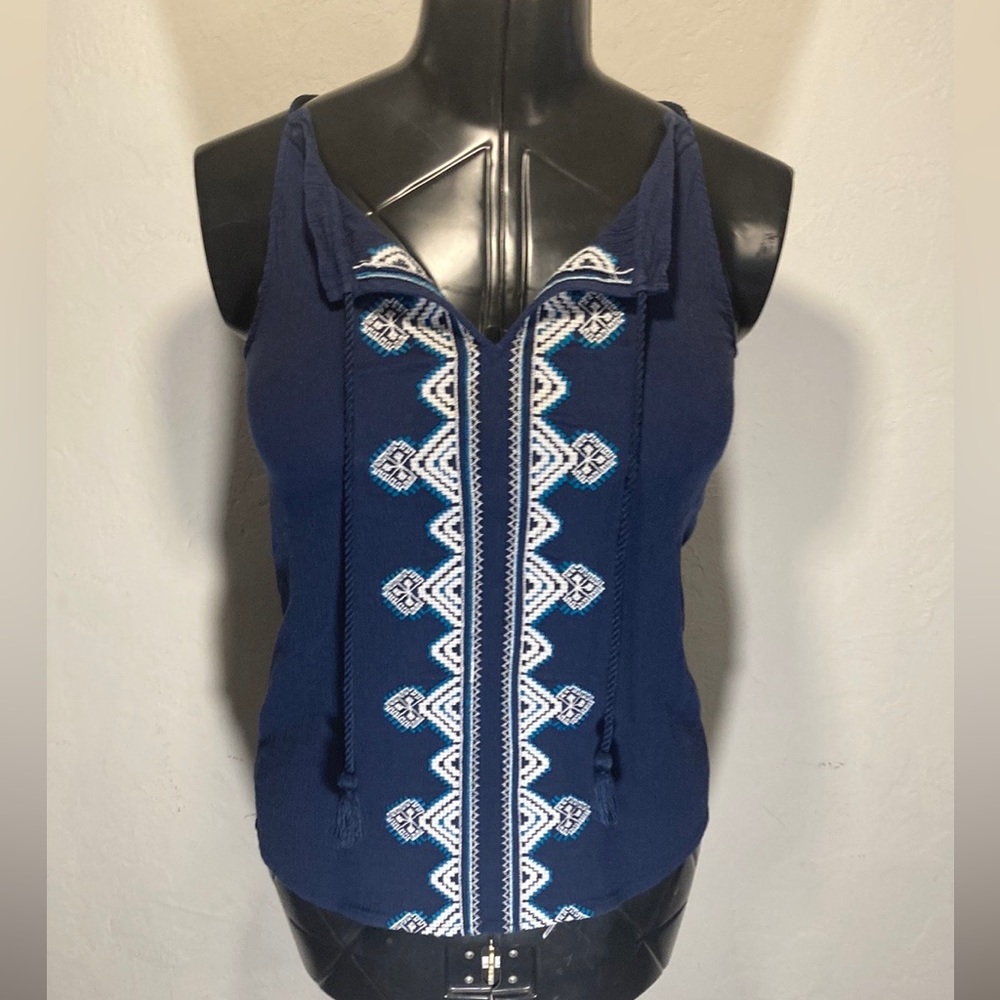 Market & Spruce Sleeveless Tie Collar Blue and White Embroidered Pattern Small